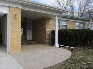 1802 E Cree Ln, Mount Prospect, IL 60056