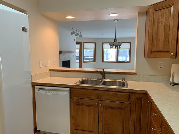 Kitchen towards livingroom
