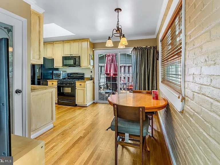 1329 Gresham Rd — Photo 24