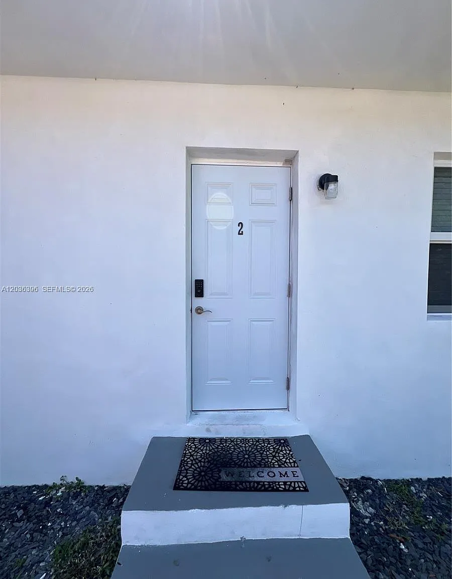 Hollywood Little Ranches — Photo 2