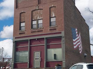 140 Chestnut St, Louisville, IL 62858