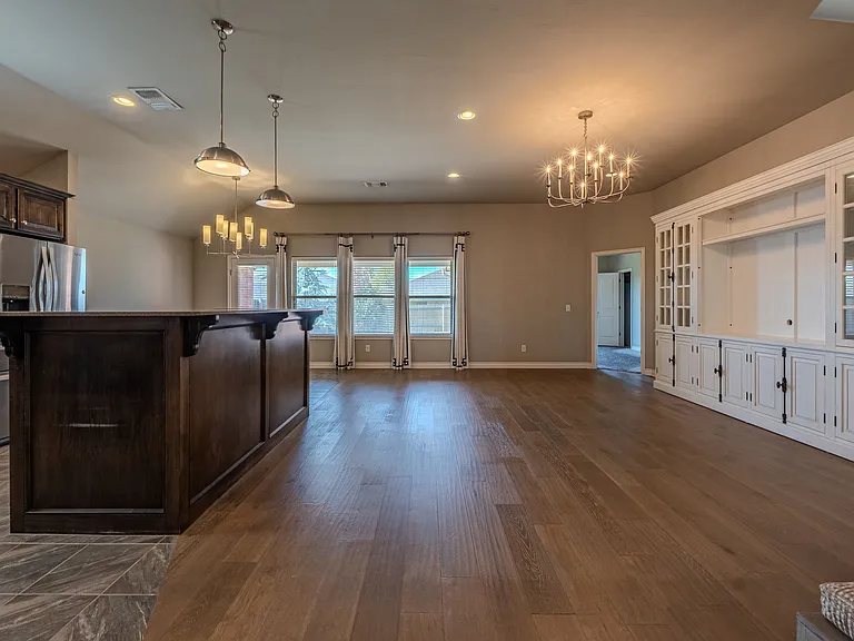 19213 Blanco Dr — Photo 13