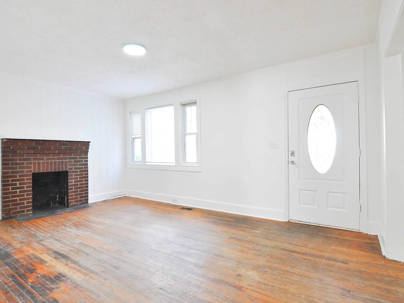 4 bed, 1344 sqft, $1,400 — Photo 2