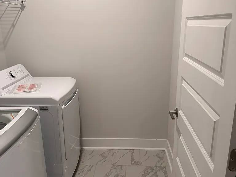 132 Clift Dr — Photo 6