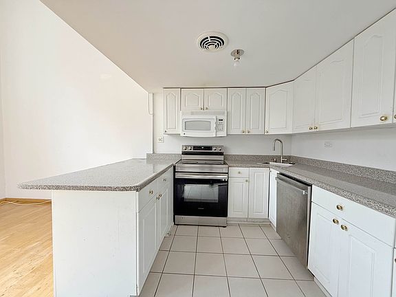 5th image of 371 Madison St #4