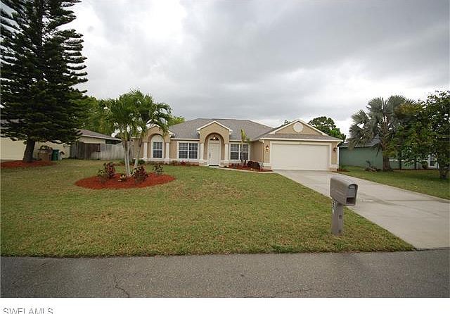 1st image of 221 SW 39th Ter