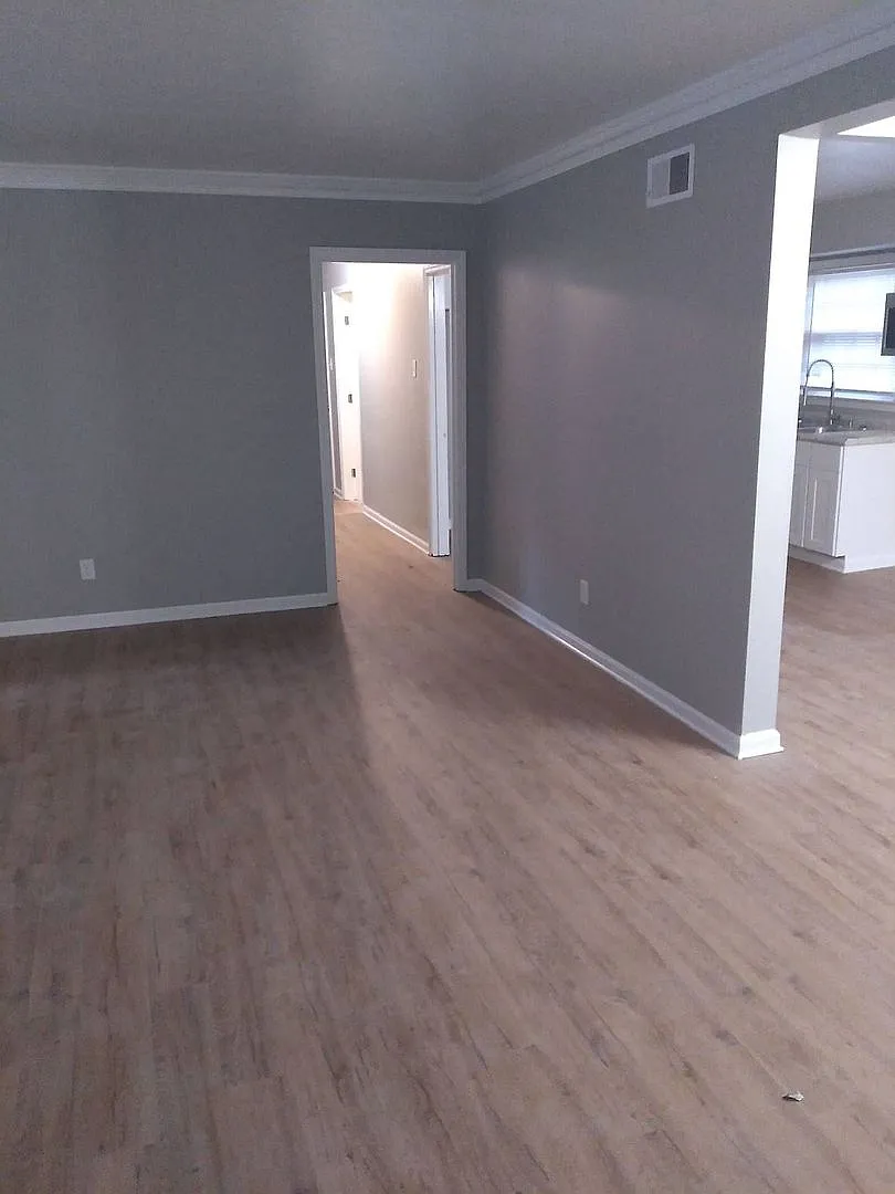4 Success now offering this 3 bedroom 2bath home with an open floor plan renovated bathrooms and ... — Photo 2