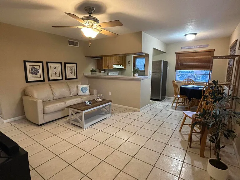 419 Madison Ave #102 — Photo 6