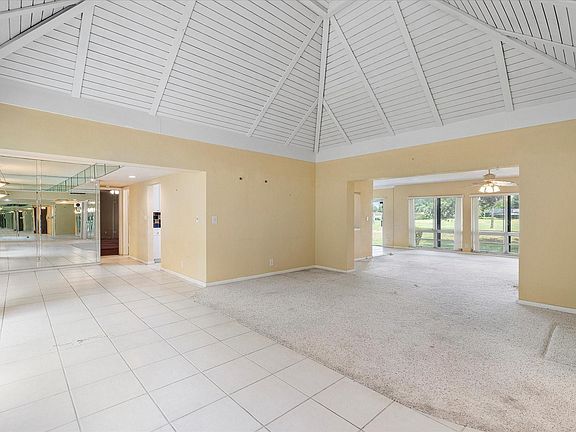 4th image of 5611 Coco Palm Drive