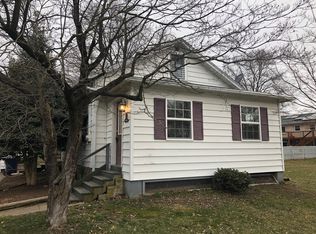32 Fulton St, Akron, PA 17501