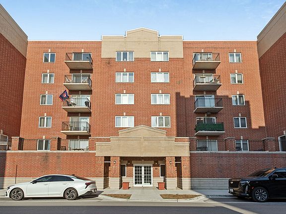 2nd image of 3303 S Grove Ave Unit 604