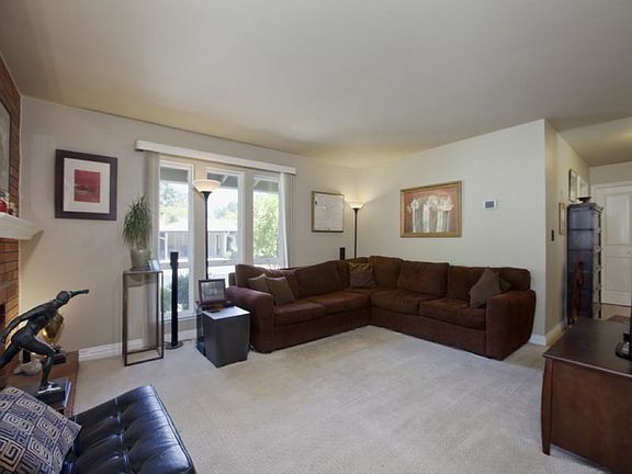 3rd image of 23 Sutters Mill Ct