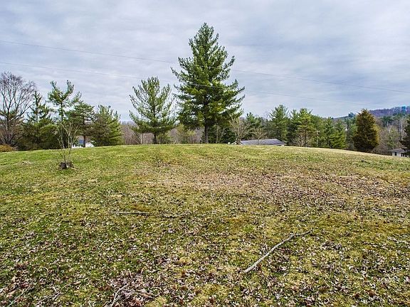 2nd image of Wonder Hills Dr