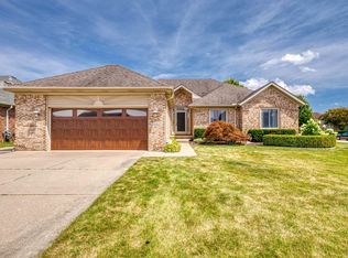 48352 Marion Dr, Macomb, MI 48044