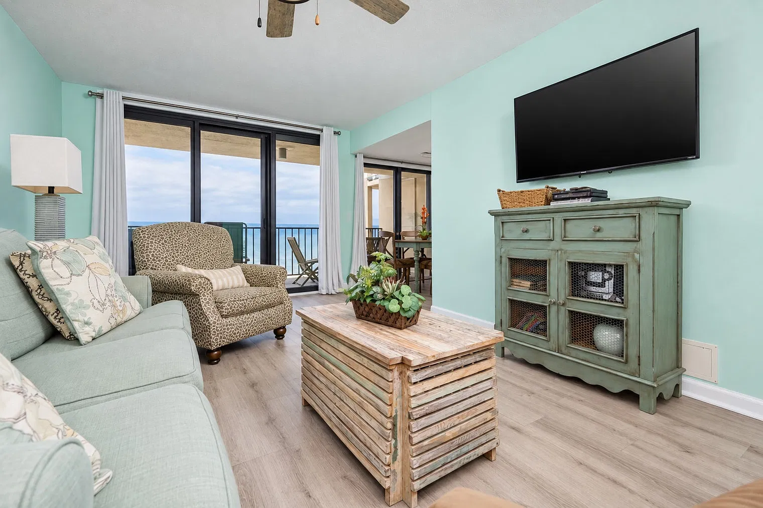 1 bed, 1.0 bath, 678 sqft, $7,229 — Photo 1