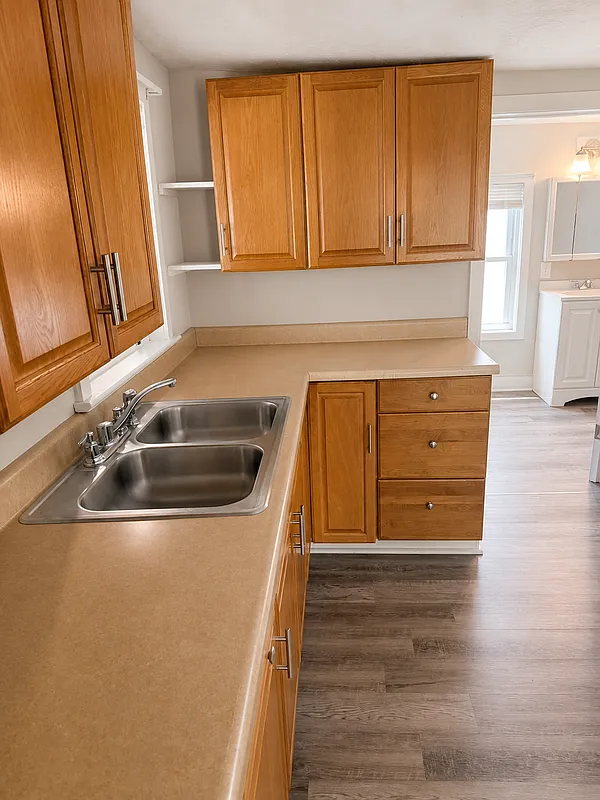 2 bed, 1.0 bath, $1,300 — Photo 3