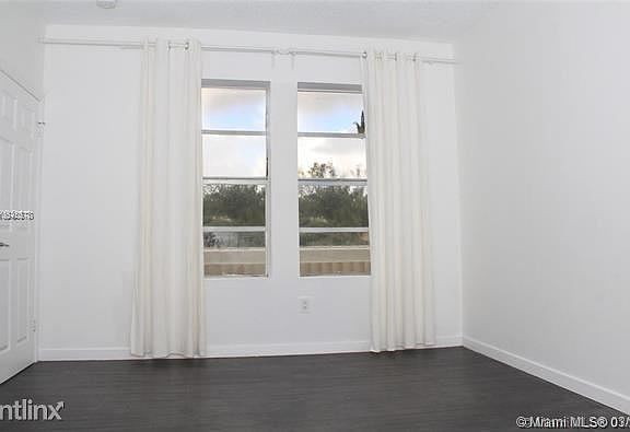 3rd image of 1559 Michigan Ave APT 302