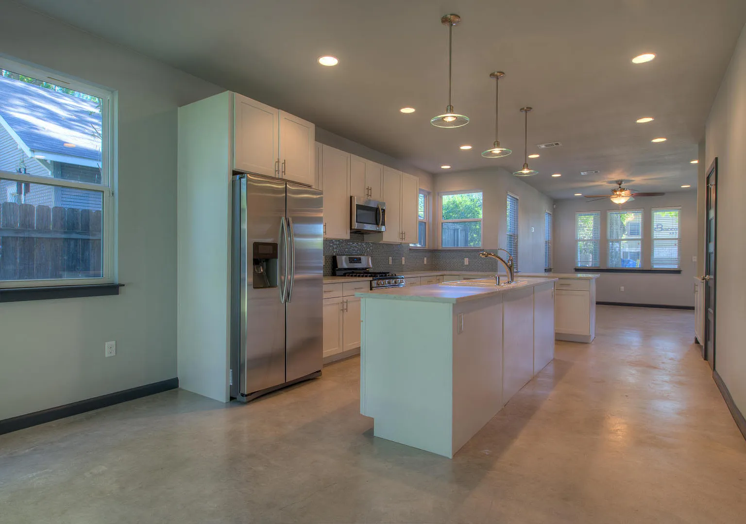 3704 Harmon Ave — Photo 3