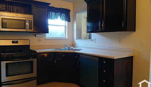 3rd image of 3660 Healy Dr