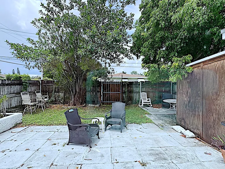 509 SE 2nd Ave — Photo 18