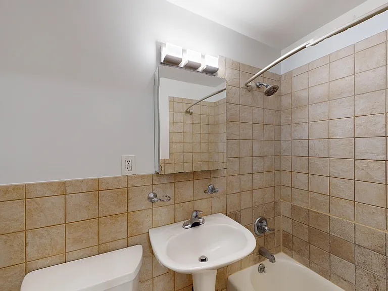 50 W 97th St #2L — Photo 10