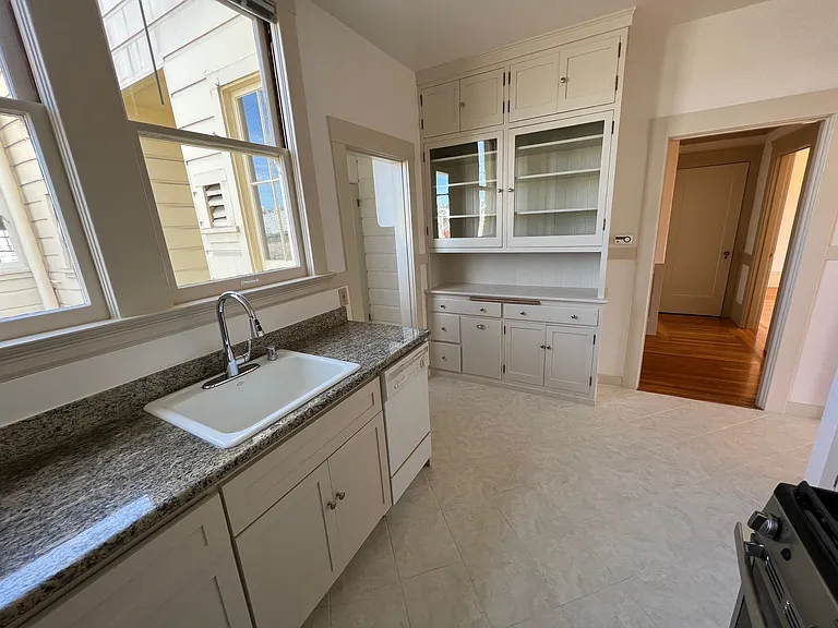 176 Julian Ave #6 — Photo 5
