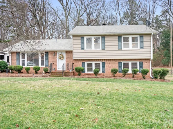 7039 Delisa Dr, Charlotte, NC 28214