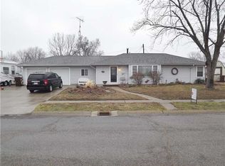 402 Center Park Dr, Edinburgh, IN 46124