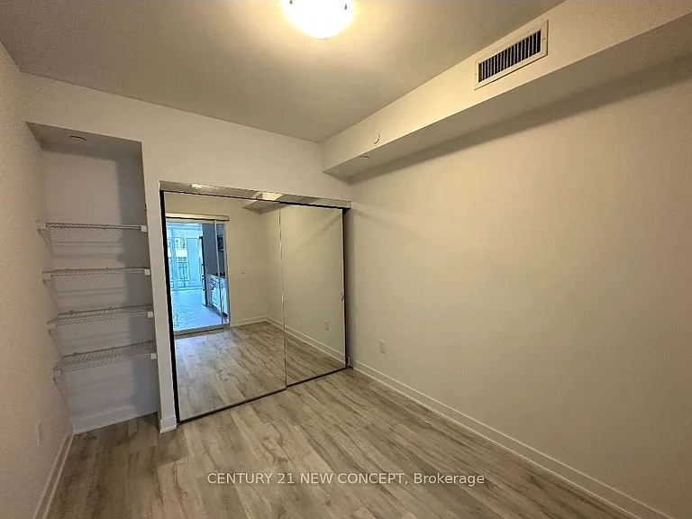 60 Princess St #1020 — Photo 9