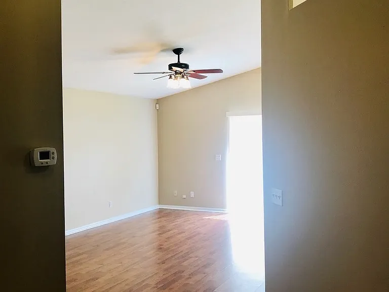 4617 Newbourne Way — Photo 6