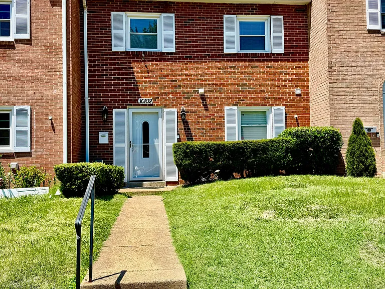 10102 Brandon Way — Photo 1