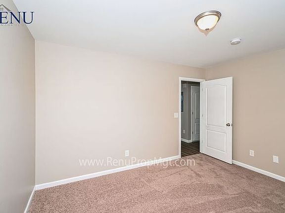 4th image of 2949 Nairn Ct