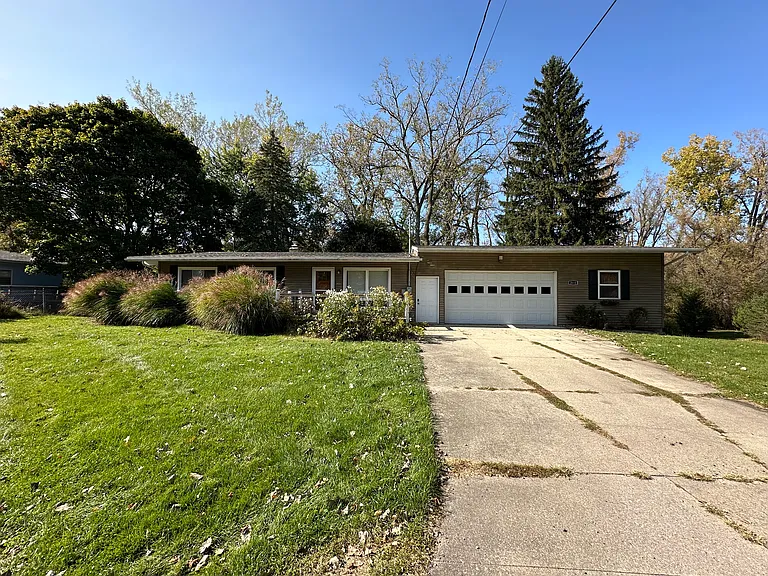 2111 Hamilton St — Photo 1