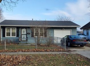 1104 N 6th St, Champaign, IL 61820