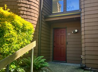 11508 NE 128th St APT 11, Kirkland, WA 98034