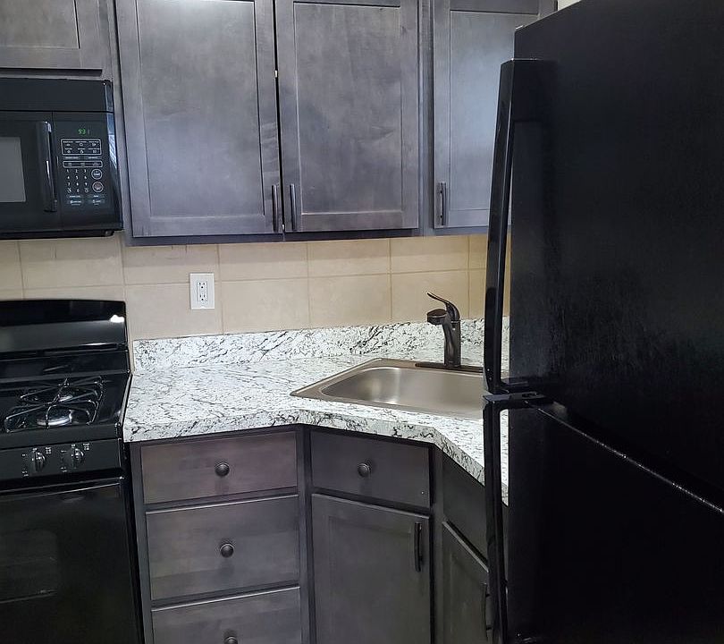 1st image of 102 Rock St #18358589
