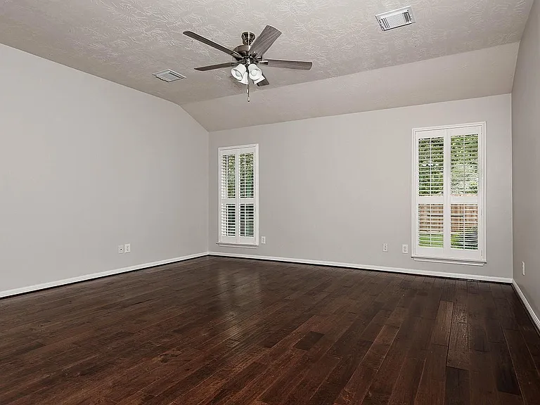 11 Fair Light Ct — Photo 12