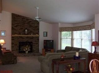 4870 Greenton Ct, Saint Louis, MO 63128