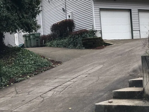 609 Andrew St, Newberg, OR 97132