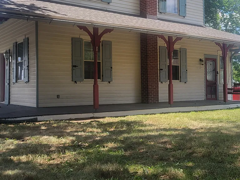 882 Fritztown Rd — Photo 3