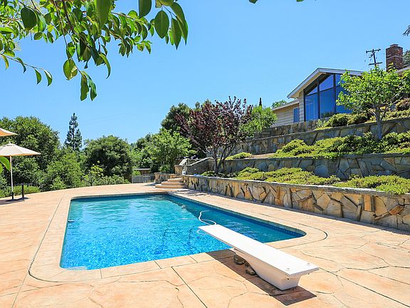 2nd image of 26550 Anacapa Dr
