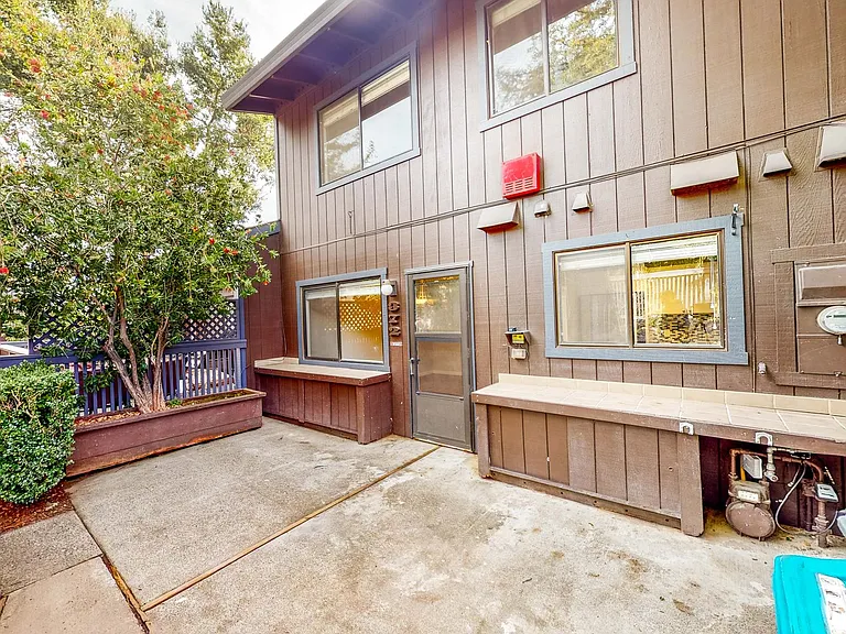 372 Los Alamos Rd — Photo 39
