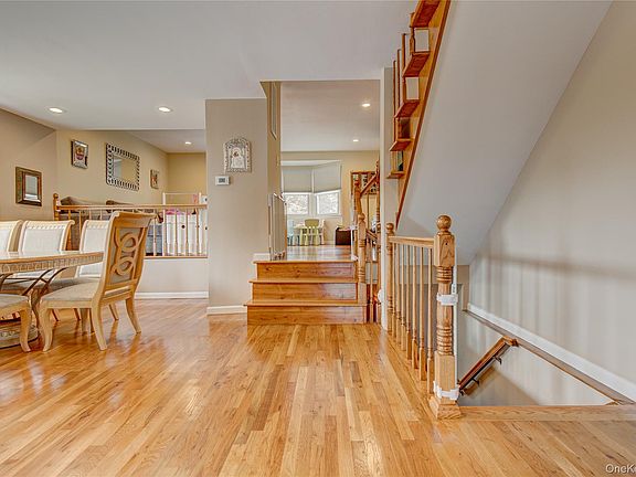 3rd image of 5703 Cloverdale Boulevard