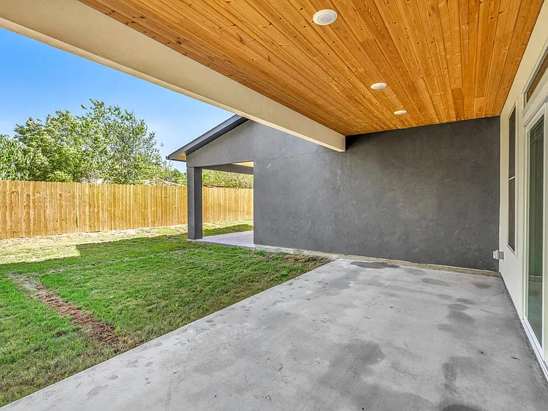 1006 E Marble St — Photo 22