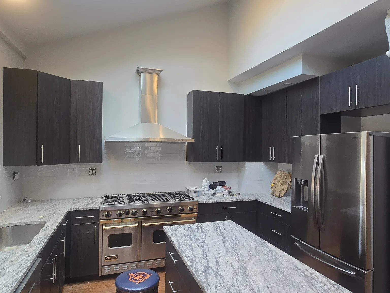 5 bed, 3.5 bath, 3500 sqft, $9,500 — Photo 2