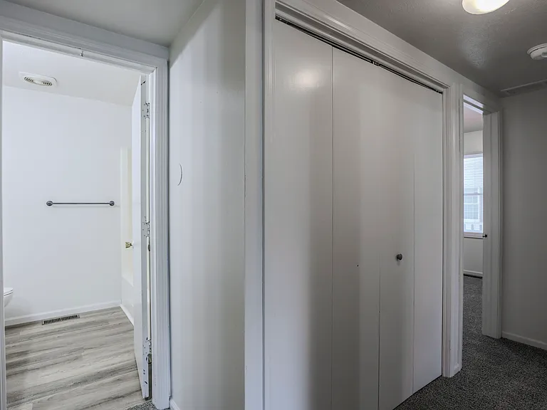 Tippecanoe Drive Apartments — Photo 7