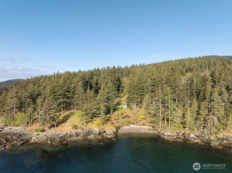 2nd image of 557 Old Sentinel Road