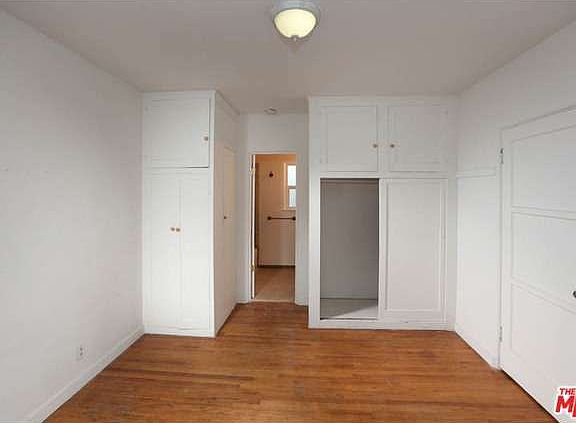 2nd image of 6210 San Vicente Blvd #B