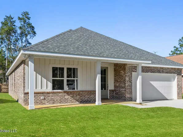 10867 Ala Moana St, Diamondhead, MS 39525