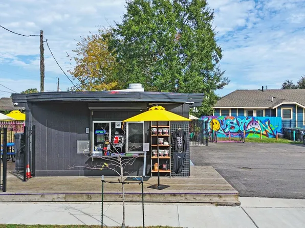105 N Eastwood Street, Houston, TX 77011